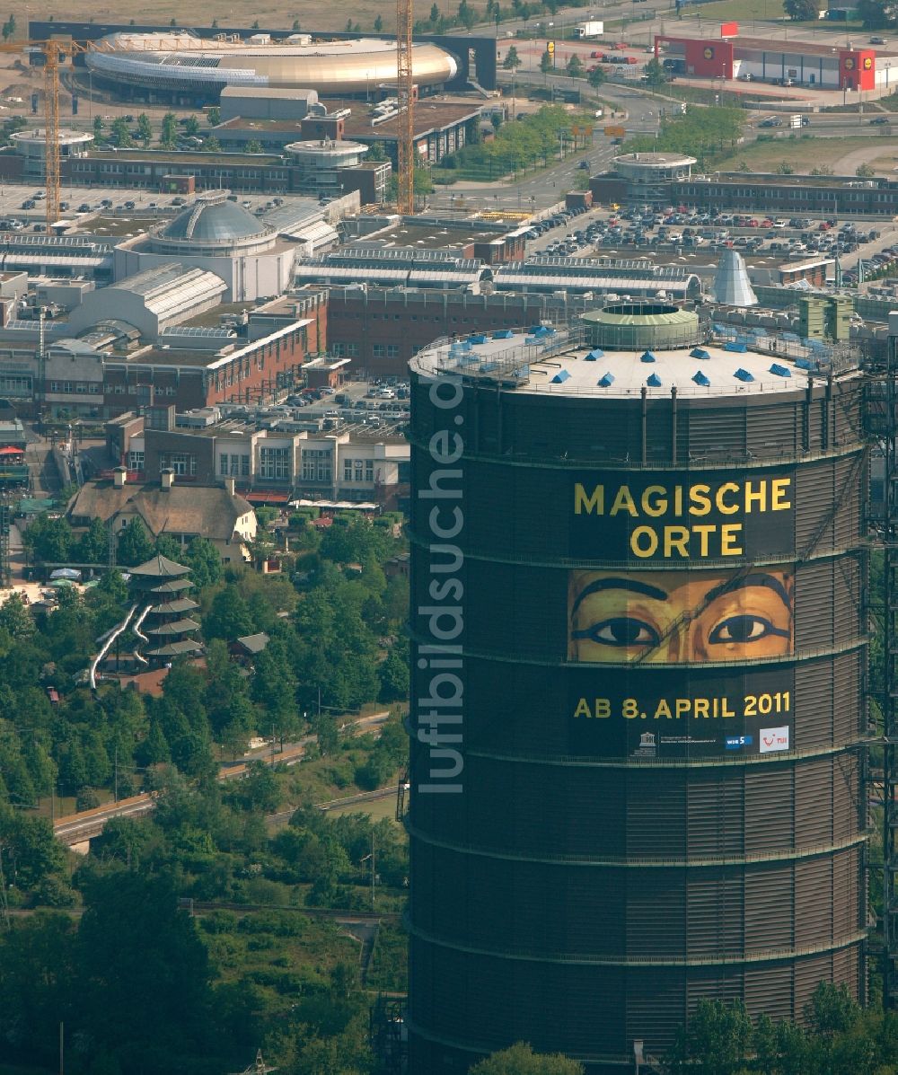 Oberhausen aus der Vogelperspektive: Industriedenkmal Gasometer Oberhausen in der Arenastraße in Oberhausen im Bundesland Nordrhein-Westfalen