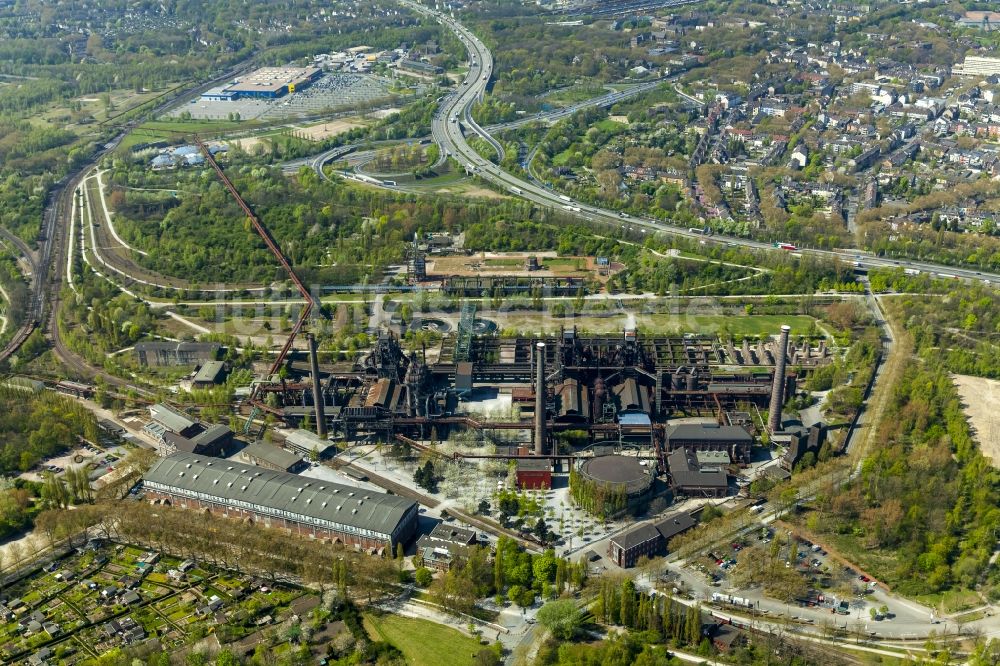 Luftbild Duisburg - Industriedenkmal der power-ruhrgebiet GmbH in Duisburg im Bundesland Nordrhein-Westfalen