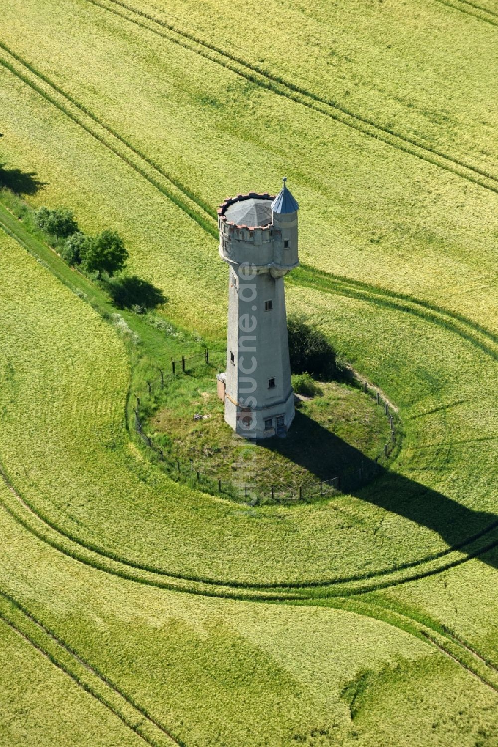 Oberschöna von oben - Industriedenkmal Wasserturm Bräunsdorf in Oberschöna im Bundesland Sachsen, Deutschland