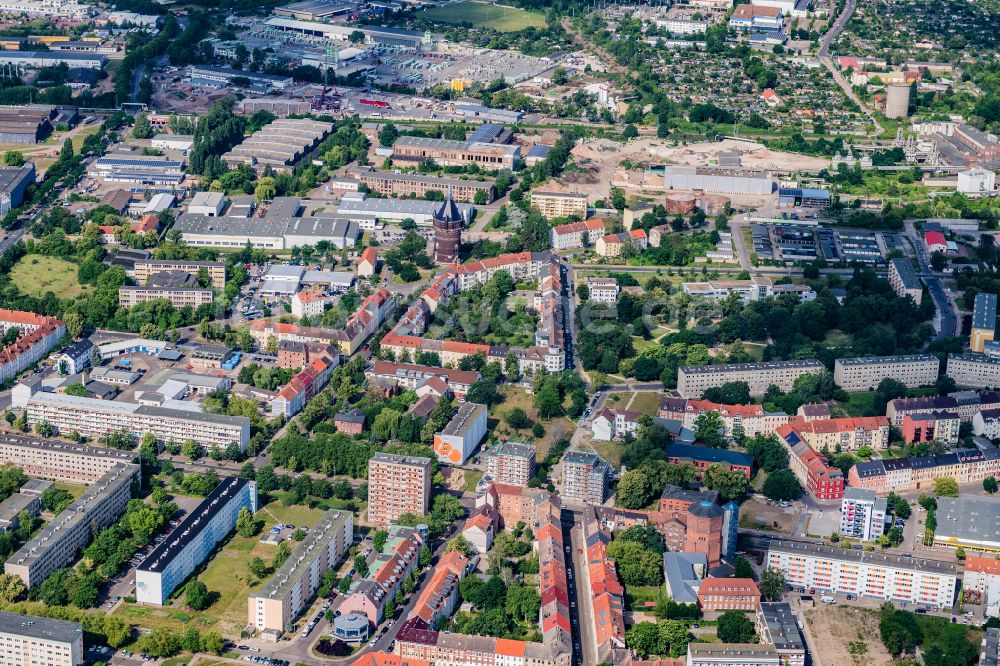 Dessau von oben - Industriedenkmal Wasserturm in Dessau im Bundesland Sachsen-Anhalt, Deutschland