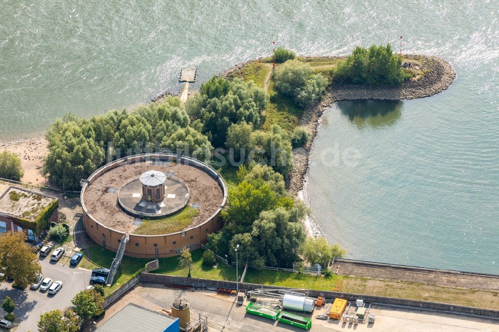 Emmerich am Rhein aus der Vogelperspektive: Industriedenkmal Wasserturm in Emmerich am Rhein im Bundesland Nordrhein-Westfalen, Deutschland