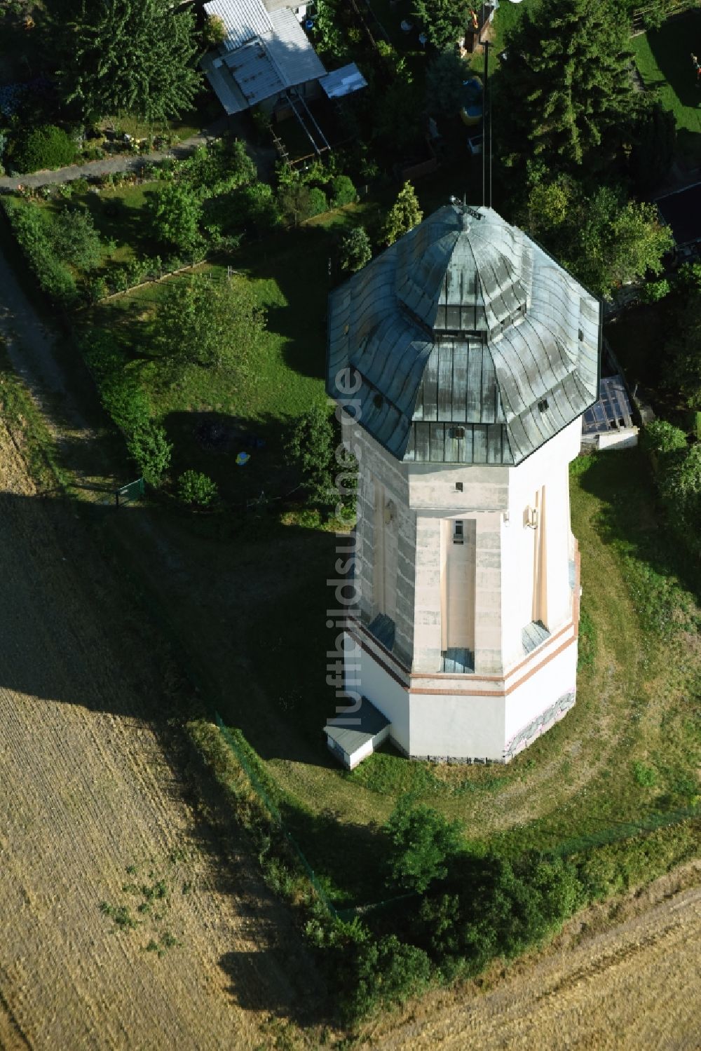 Engelsdorf aus der Vogelperspektive: Industriedenkmal Wasserturm in Engelsdorf im Bundesland Sachsen