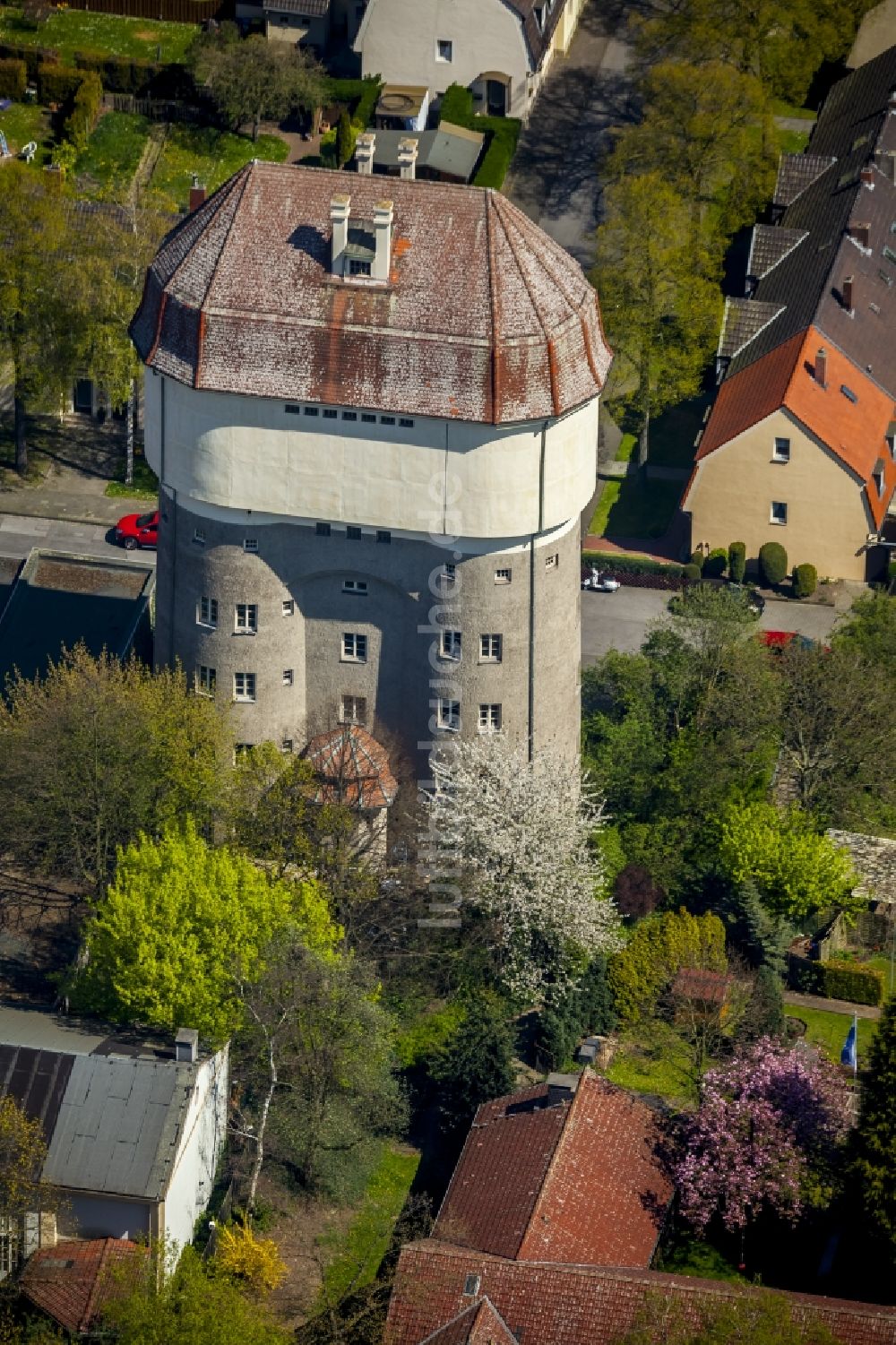 Luftaufnahme Krefeld - Industriedenkmal Wasserturm in Krefeld im Bundesland Nordrhein-Westfalen