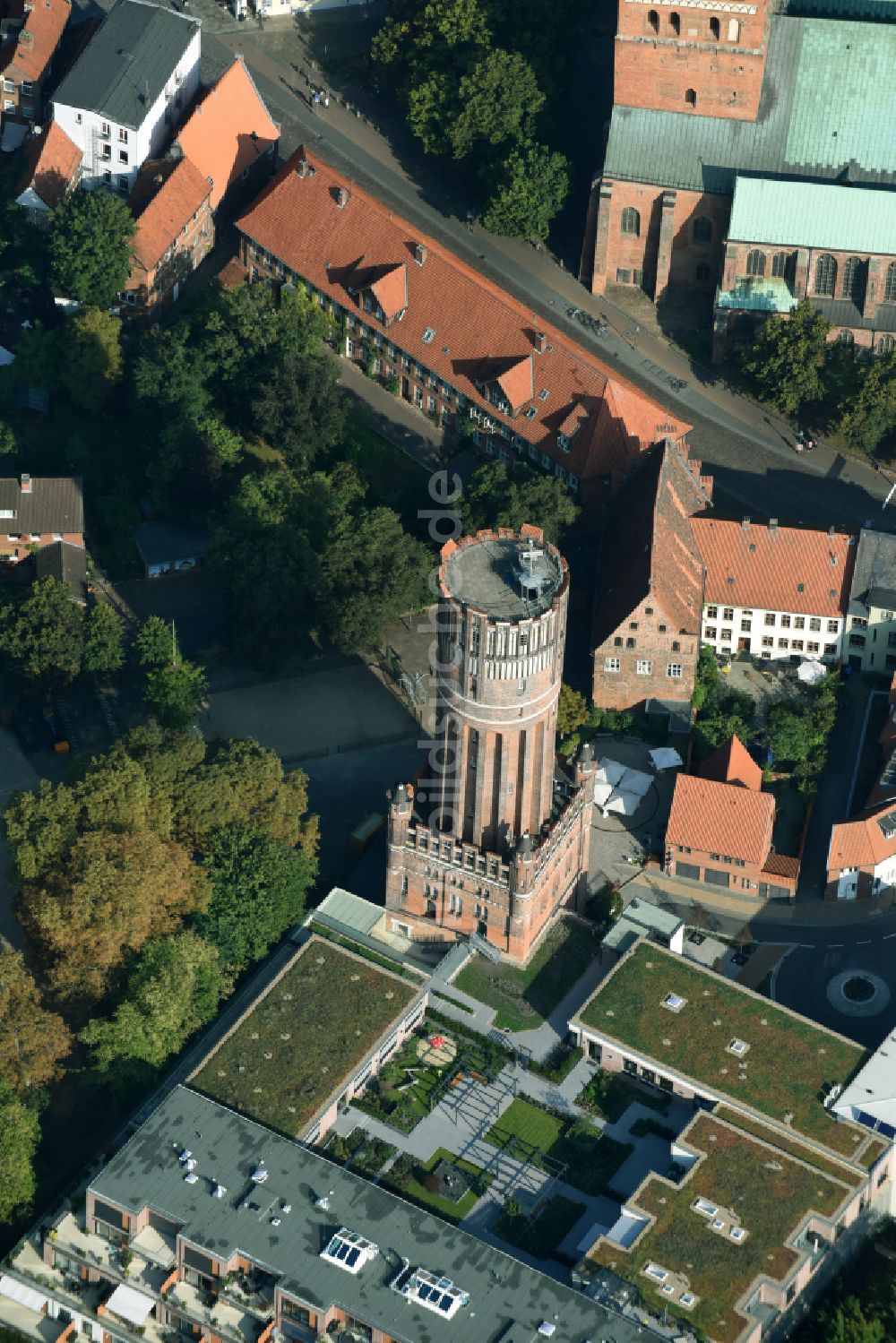 Luftaufnahme Lüneburg - Industriedenkmal Wasserturm in Lüneburg im Bundesland Niedersachsen, Deutschland