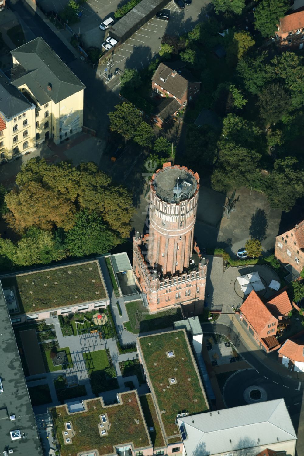 Lüneburg aus der Vogelperspektive: Industriedenkmal Wasserturm in Lüneburg im Bundesland Niedersachsen, Deutschland