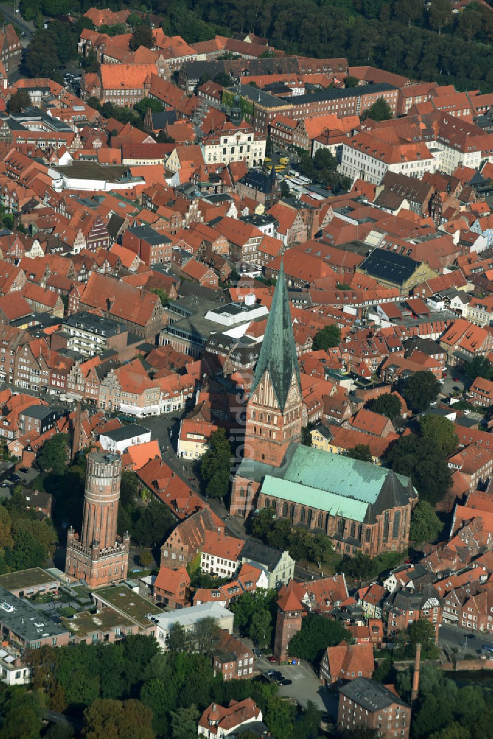 Luftaufnahme Lüneburg - Industriedenkmal Wasserturm in Lüneburg im Bundesland Niedersachsen, Deutschland