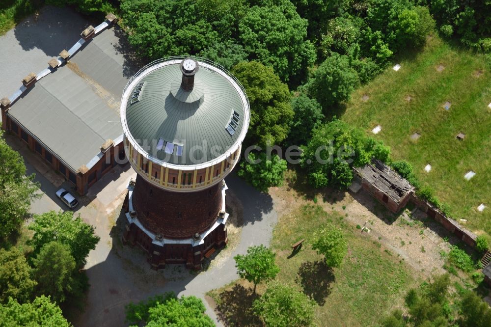 Magdeburg aus der Vogelperspektive: Industriedenkmal Wasserturm in Magdeburg im Bundesland Sachsen-Anhalt