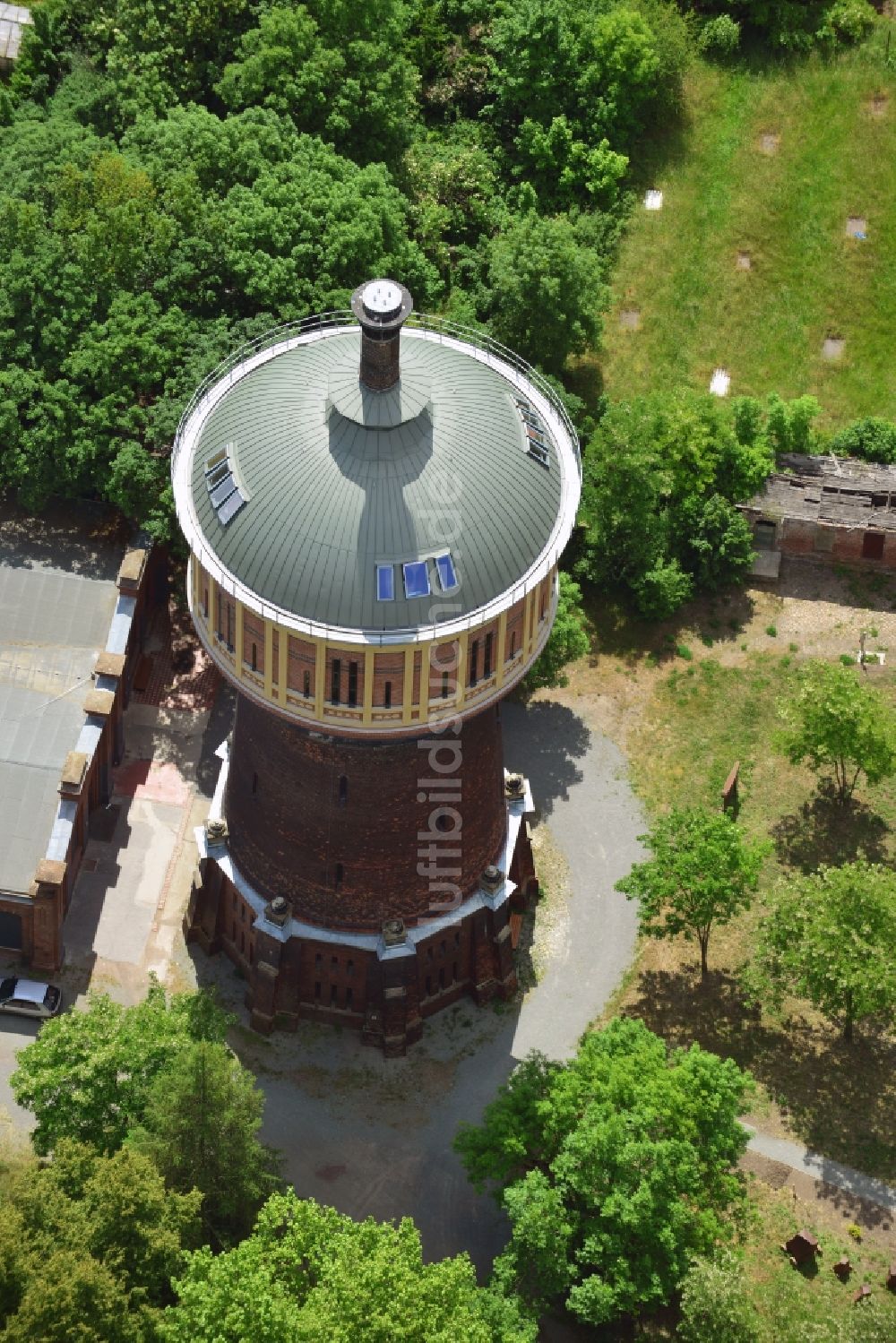 Luftaufnahme Magdeburg - Industriedenkmal Wasserturm in Magdeburg im Bundesland Sachsen-Anhalt