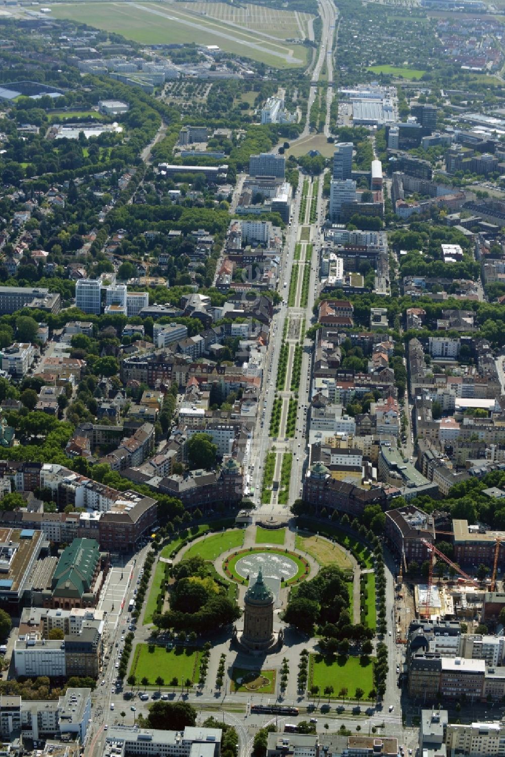 Luftaufnahme Mannheim - Industriedenkmal Wasserturm in Mannheim im Bundesland Baden-Württemberg