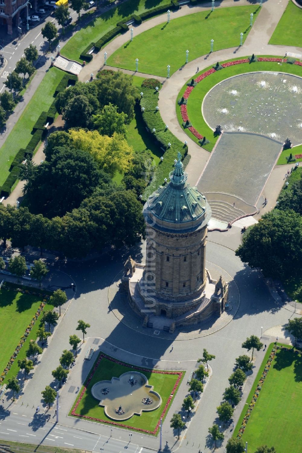 Luftaufnahme Mannheim - Industriedenkmal Wasserturm in Mannheim im Bundesland Baden-Württemberg