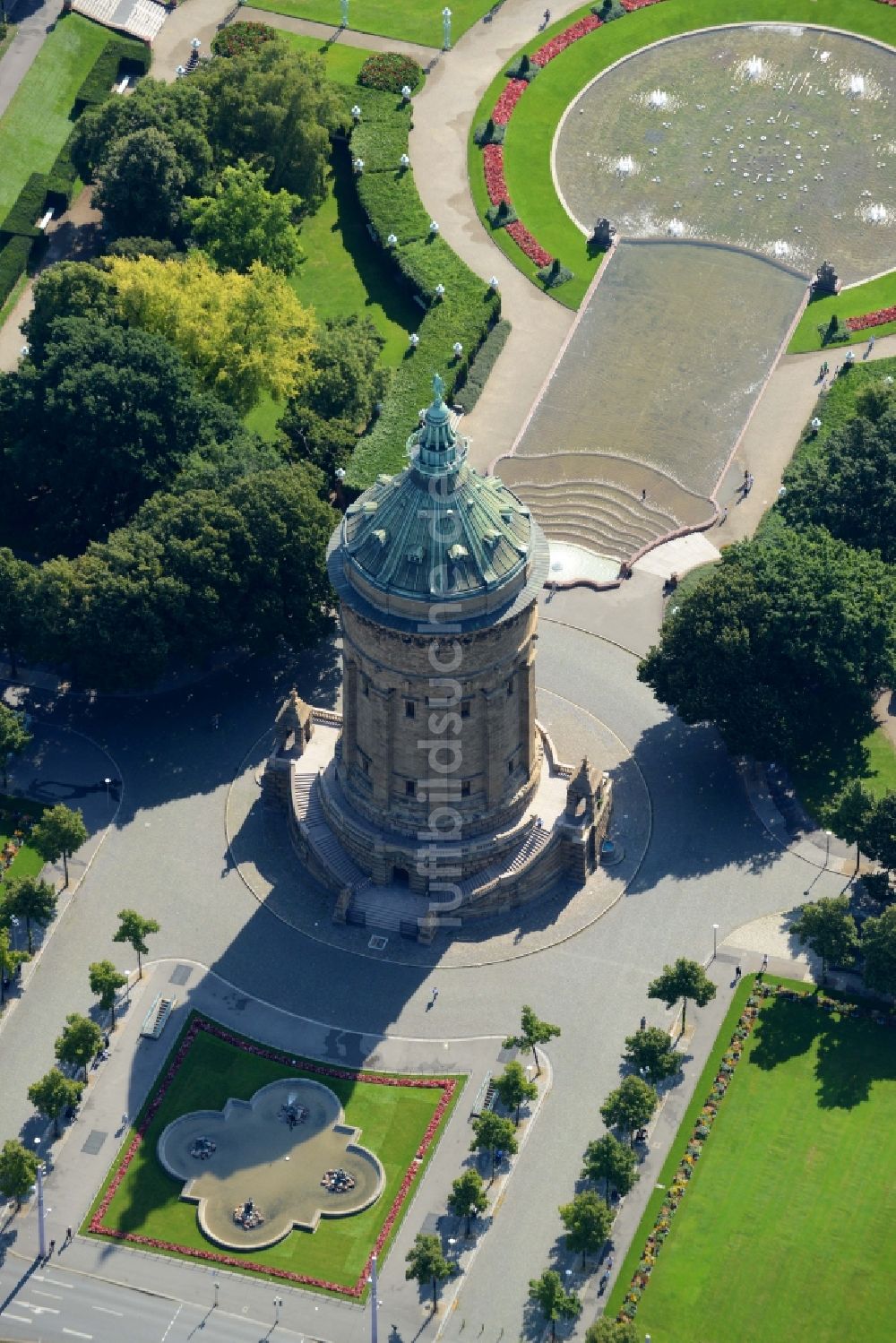 Mannheim von oben - Industriedenkmal Wasserturm in Mannheim im Bundesland Baden-Württemberg