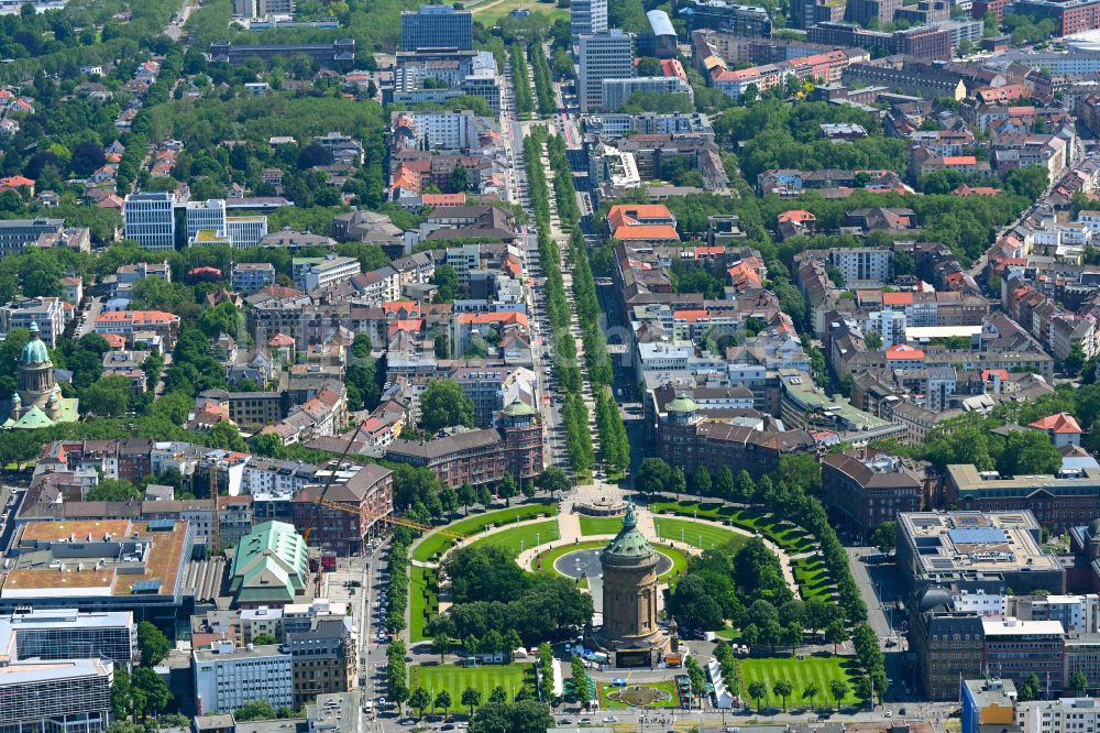 Mannheim von oben - Industriedenkmal Wasserturm in Mannheim im Bundesland Baden-Württemberg, Deutschland