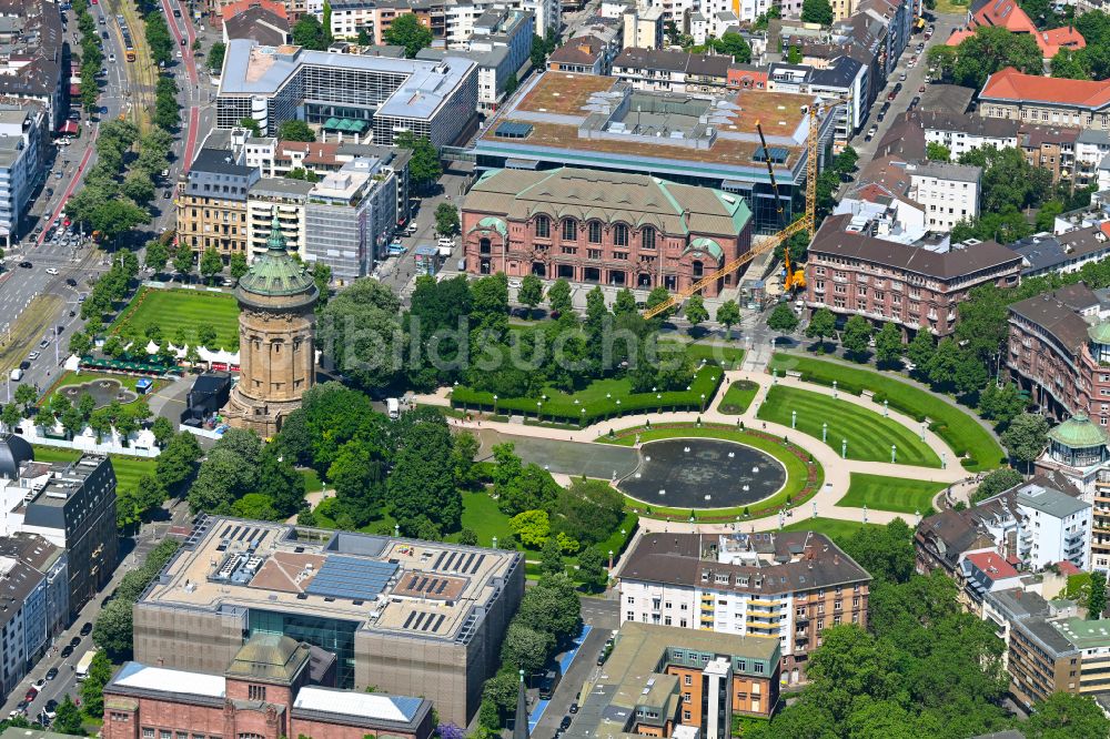 Mannheim aus der Vogelperspektive: Industriedenkmal Wasserturm in Mannheim im Bundesland Baden-Württemberg, Deutschland