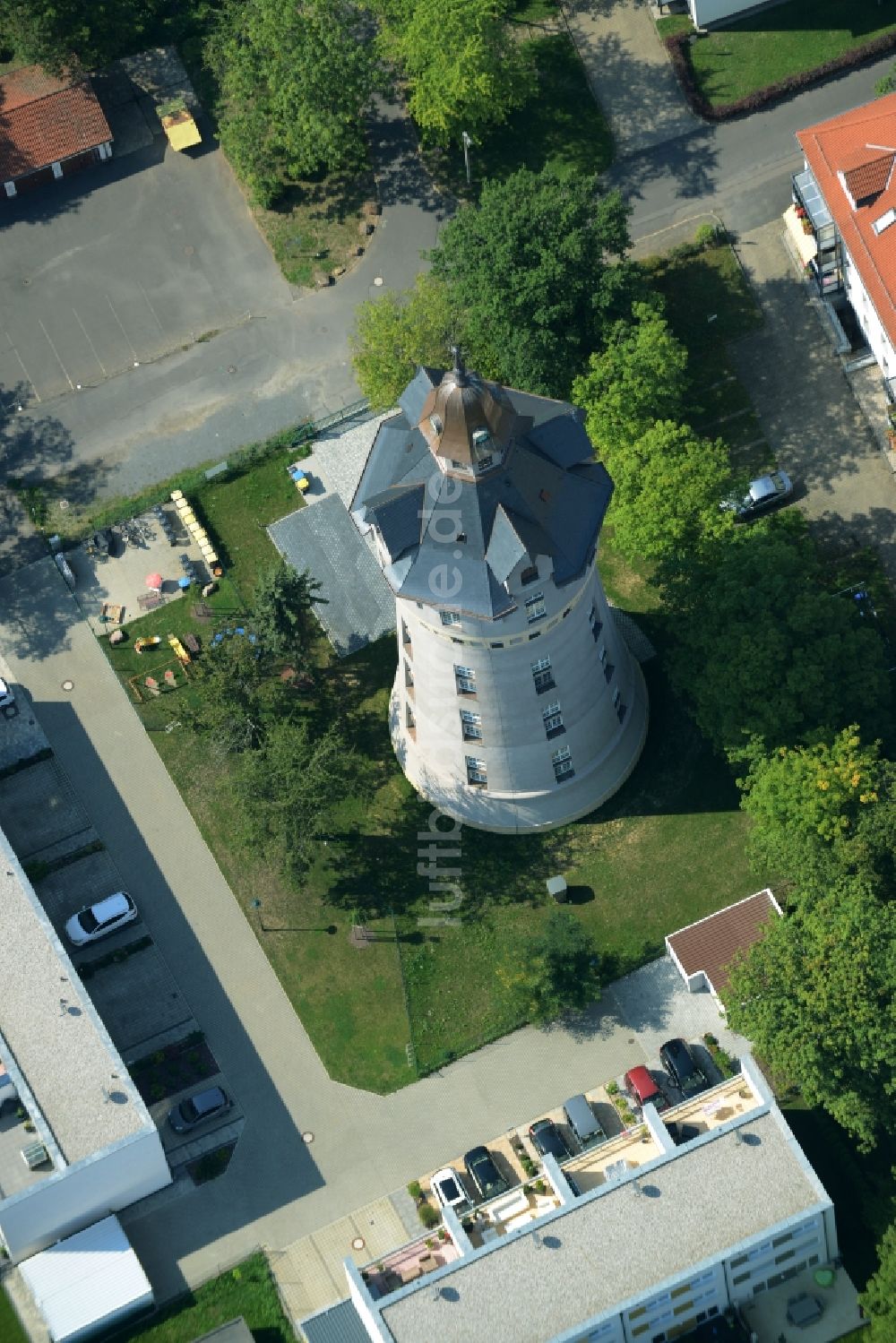 Markkleeberg von oben - Industriedenkmal Wasserturm in Markkleeberg im Bundesland Sachsen