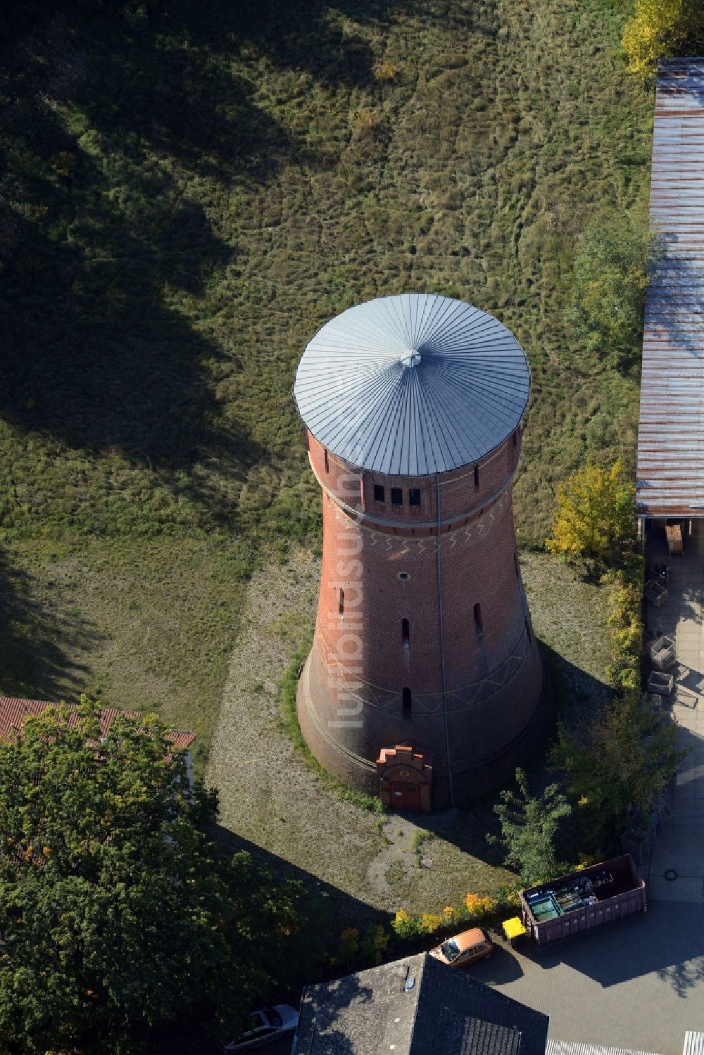 Oranienburg aus der Vogelperspektive: Industriedenkmal Wasserturm in Oranienburg im Bundesland Brandenburg