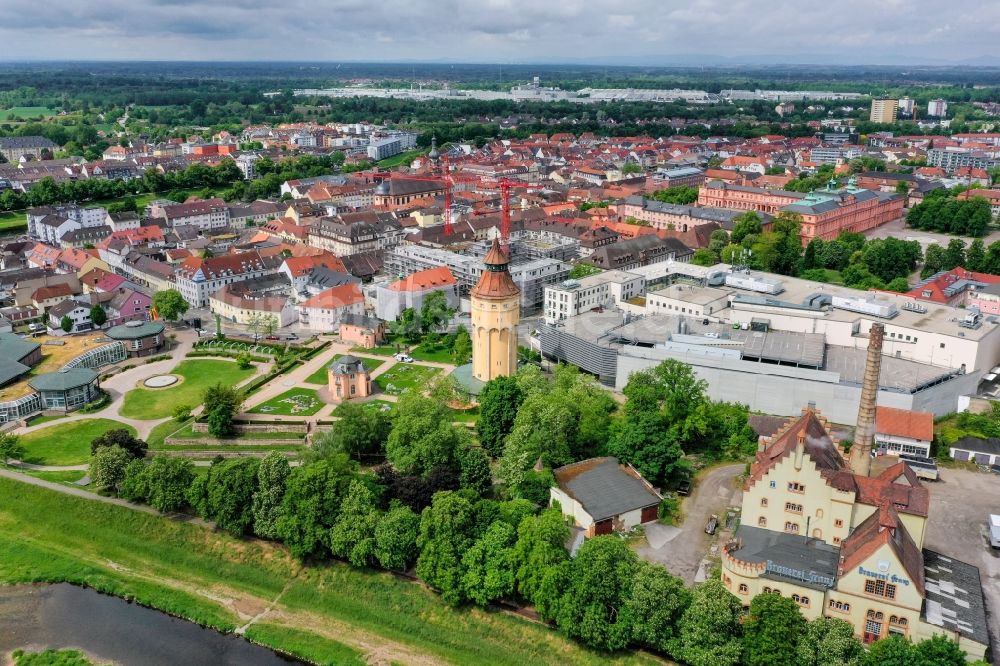 Rastatt von oben - Industriedenkmal Wasserturm im Ortsteil Rastatt-Innenstadt in Rastatt im Bundesland Baden-Württemberg, Deutschland