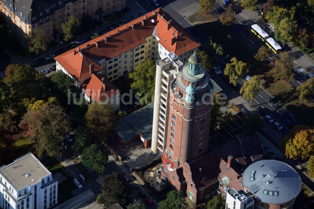 Berlin von oben - Industriedenkmal Wasserturm am Spandauer Damm in Berlin