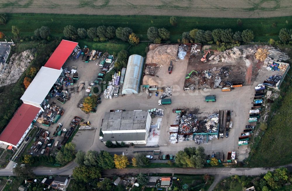 Mühlhausen aus der Vogelperspektive: Industrieentsorgung und Recycling im Gewerbegebiet am Flutgraben in Mühlhausen im Bundesland Thüringen