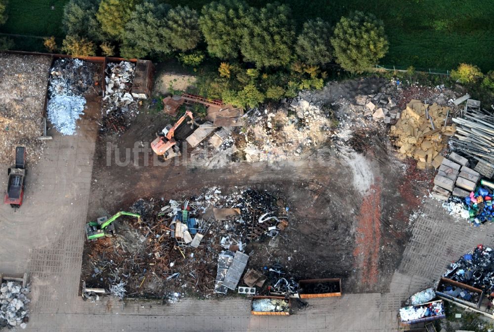 Luftaufnahme Mühlhausen - Industrieentsorgung und Recycling im Gewerbegebiet am Flutgraben in Mühlhausen im Bundesland Thüringen