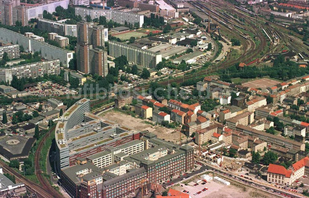 Berlin - Lichtenberg aus der Vogelperspektive: Industriegebiet am Bahnhof Ostkreuz.