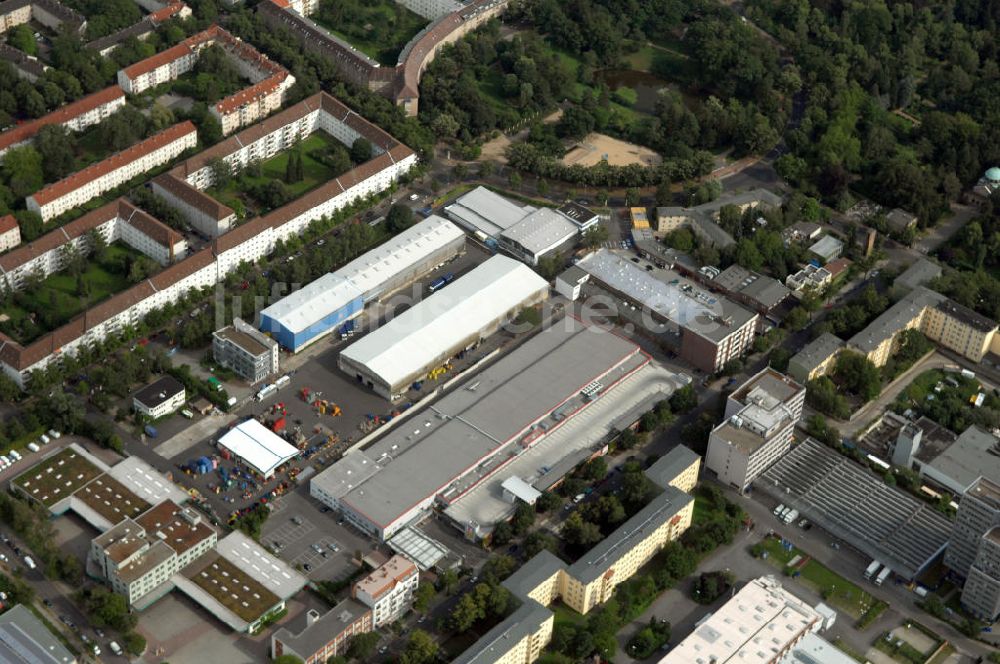 Berlin aus der Vogelperspektive: Industriegebiet an der Bessemerstraße , Eythstraße in Berlin-Tempelhof