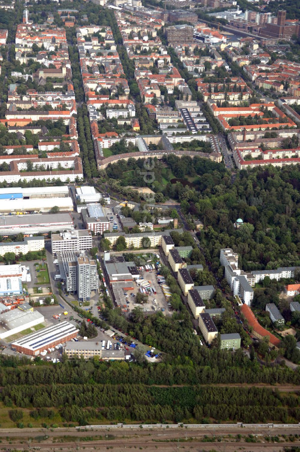 Berlin von oben - Industriegebiet an der Bessemerstraße , Eythstraße in Berlin-Tempelhof