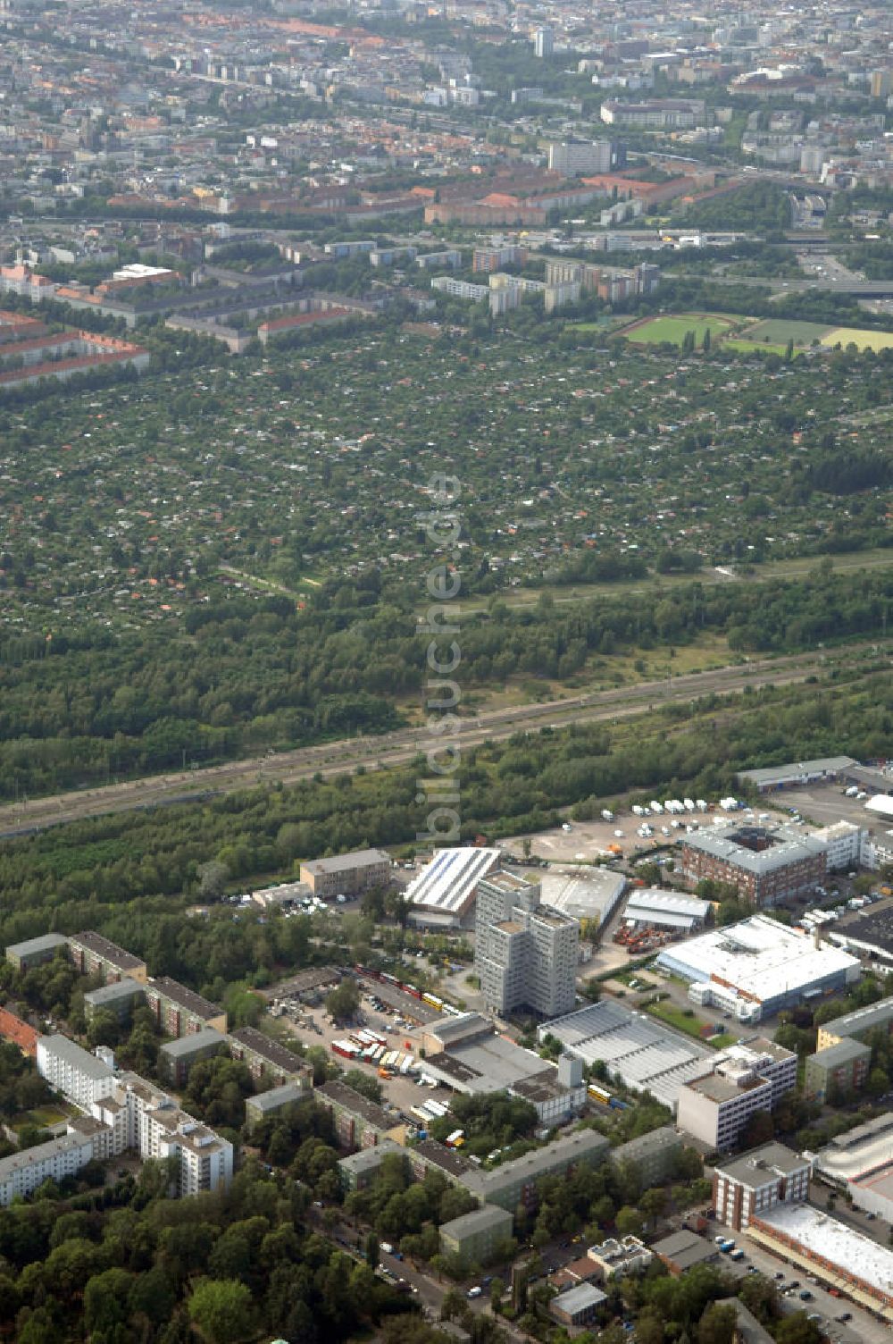 Berlin aus der Vogelperspektive: Industriegebiet an der Bessemerstraße , Eythstraße in Berlin-Tempelhof