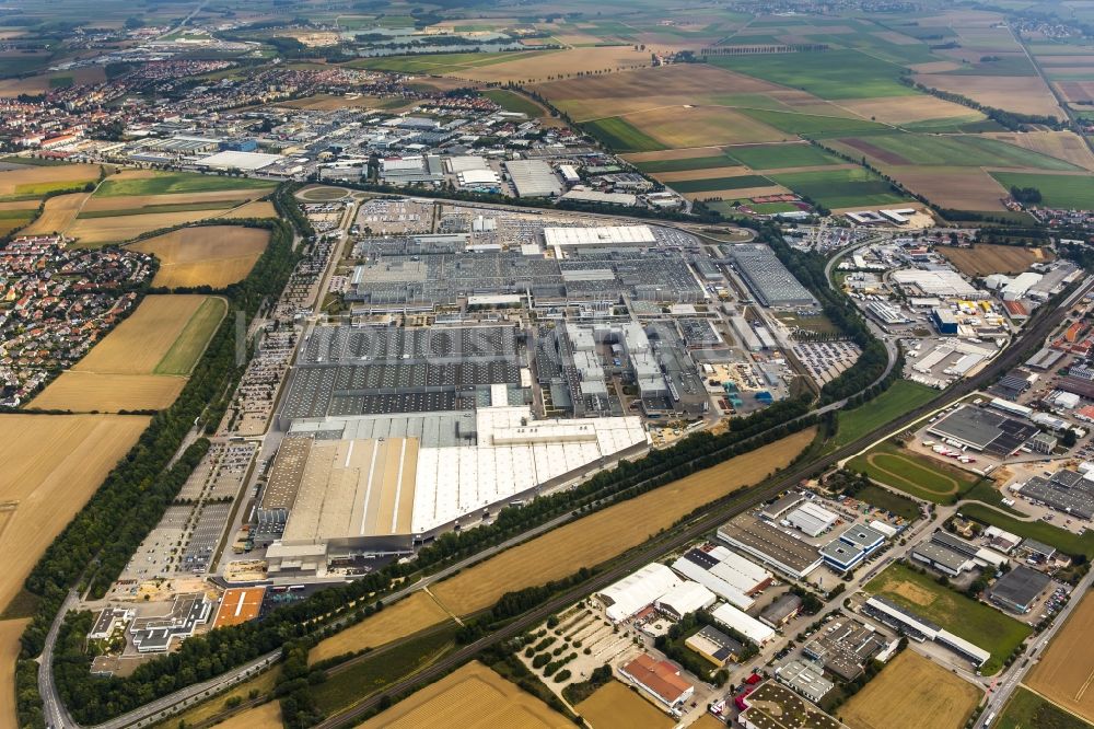 Regensburg von oben - Industriegebiet des BMW - Automobil- Werkes in Regensburg im Bundesland Bayern