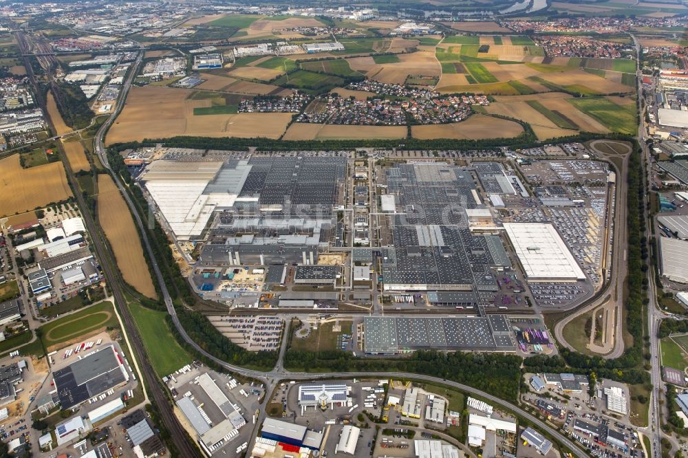 Luftbild Regensburg - Industriegebiet des BMW - Automobil- Werkes in Regensburg im Bundesland Bayern