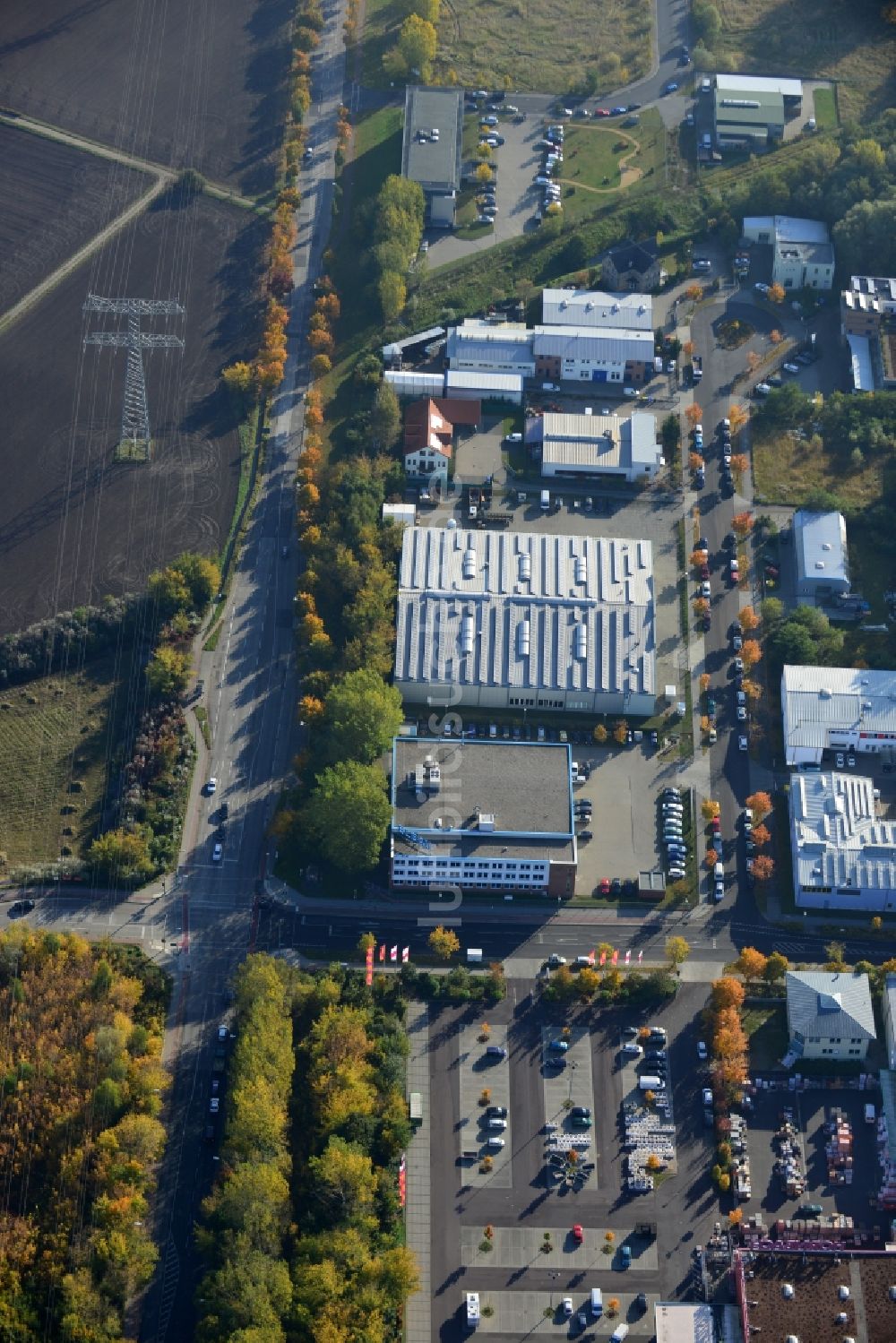 Berlin von oben - Industriegebiet am Darßer Bogen in Berlin Weißensee