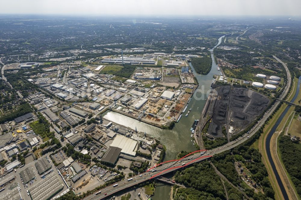 Luftaufnahme Essen - Industriegebiet Econova der Essener Wirtschaftsförderungsgesellschaft mbH am Rhein - Herne - Kanal in Essen in Nordrhein-Westfalen