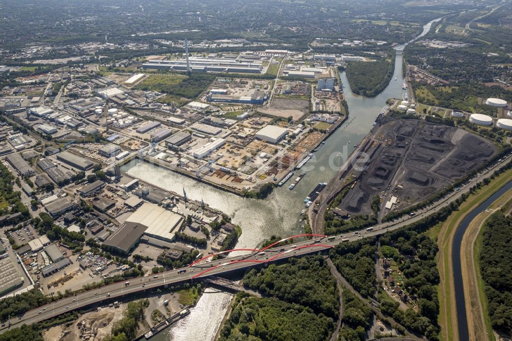 Essen aus der Vogelperspektive: Industriegebiet Econova der Essener Wirtschaftsförderungsgesellschaft mbH am Rhein - Herne - Kanal in Essen in Nordrhein-Westfalen