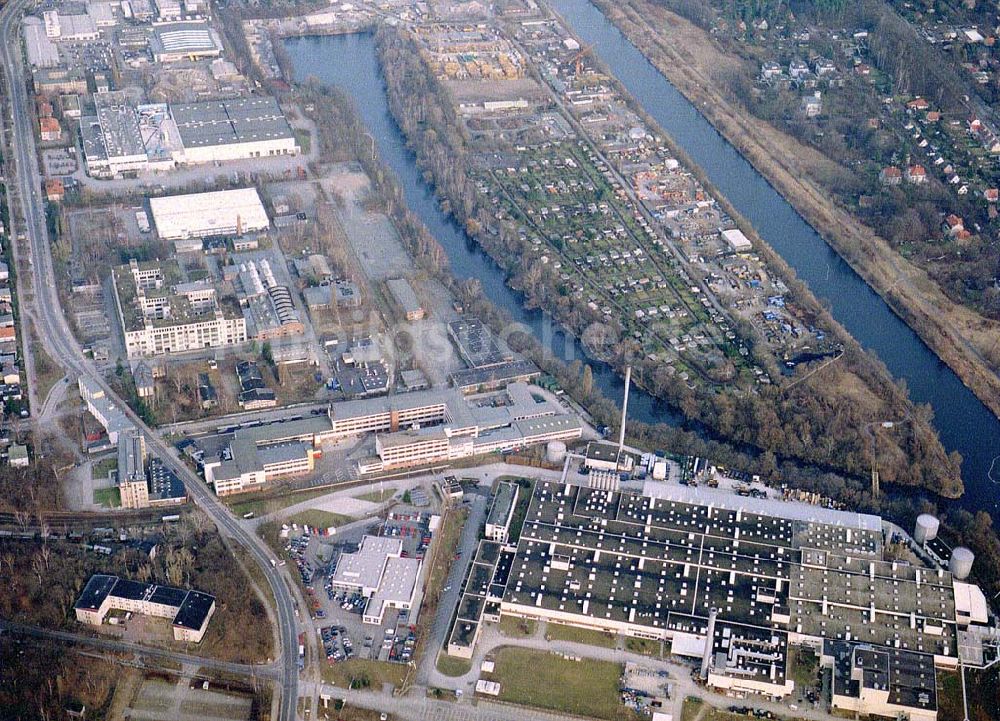 Berlin - Lichterfelde aus der Vogelperspektive: Industriegebiet an der Goerzallee in Berlin - Lichterfelde.