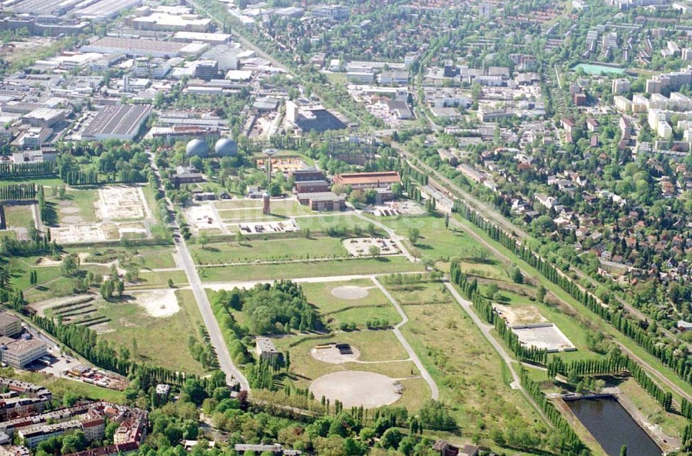 Berlin / Mariendorf aus der Vogelperspektive: Industriegebiet am Hafen Mariendorf. Ort: Berlin Datum: 05.05.03