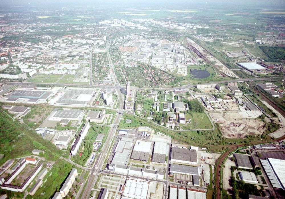 Luftbild Berlin - Marzahn - Industriegebiet Marzahn mit dem Werksgelände der HEIDENHAIN-MICROPRINT GmbH an der Rhinstraße 134 in 12681 BERLIN, Tel