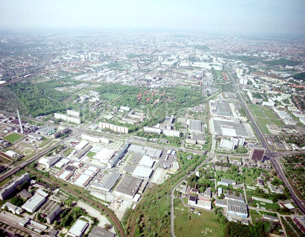 Luftbild Berlin - Marzahn - Industriegebiet Marzahn mit dem Werksgelände der HEIDENHAIN-MICROPRINT GmbH an der Rhinstraße 134 in 12681 BERLIN, Tel