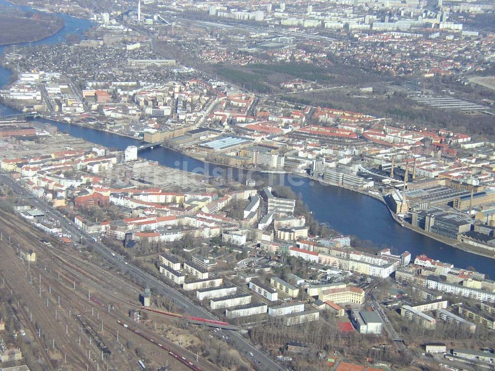 Luftbild Berlin - SCHÖNEWEIDE - Industriegebiet Nieder- und Oberschöneweide. 13.03.03