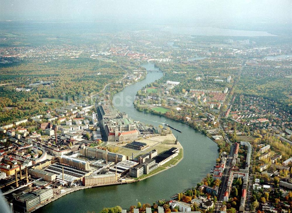 Berlin - Oberschöneweide von oben - Industriegebiet Oberschöneweide.