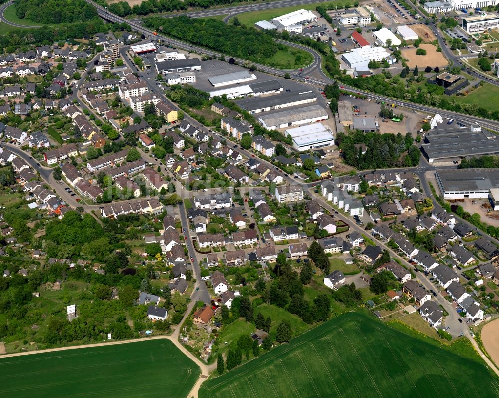 Andernach von oben - Industriegebiet und Wohngebiet im Süden von Andernach im Bundesland Rheinland-Pfalz