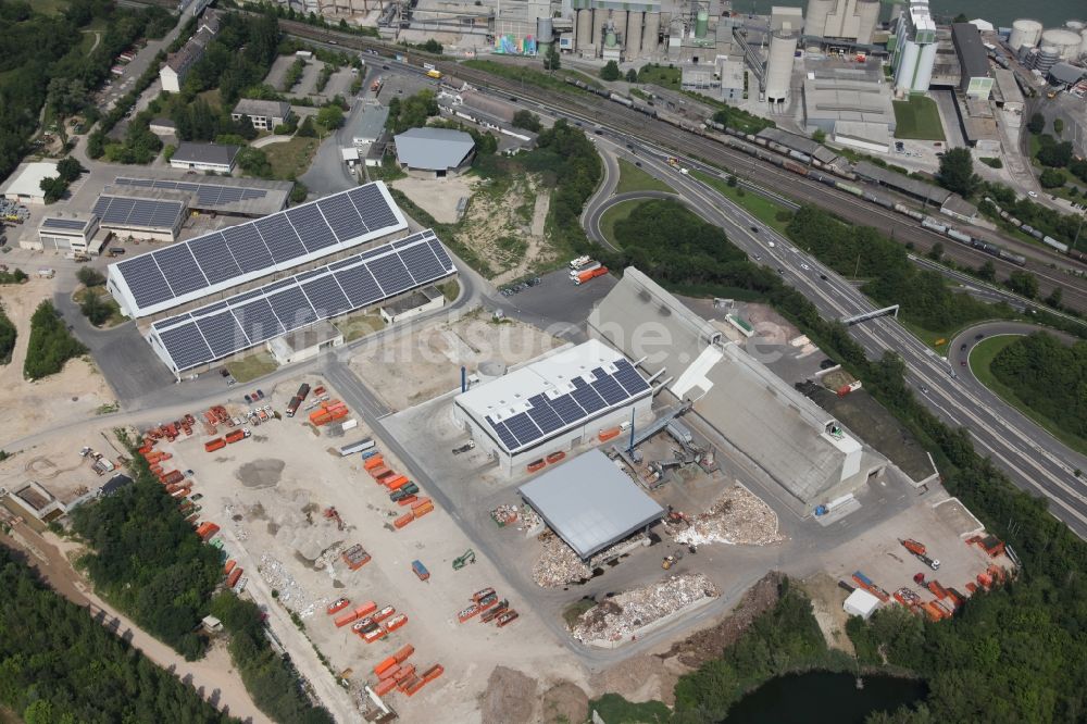 Luftbild Mainz Weisenau - Industriegebiet mit Zementwerk und Recyclinghof an der Weisenauer Brücke am Ufer des Rhein in Mainz Weisenau in Rheinland-Pfalz