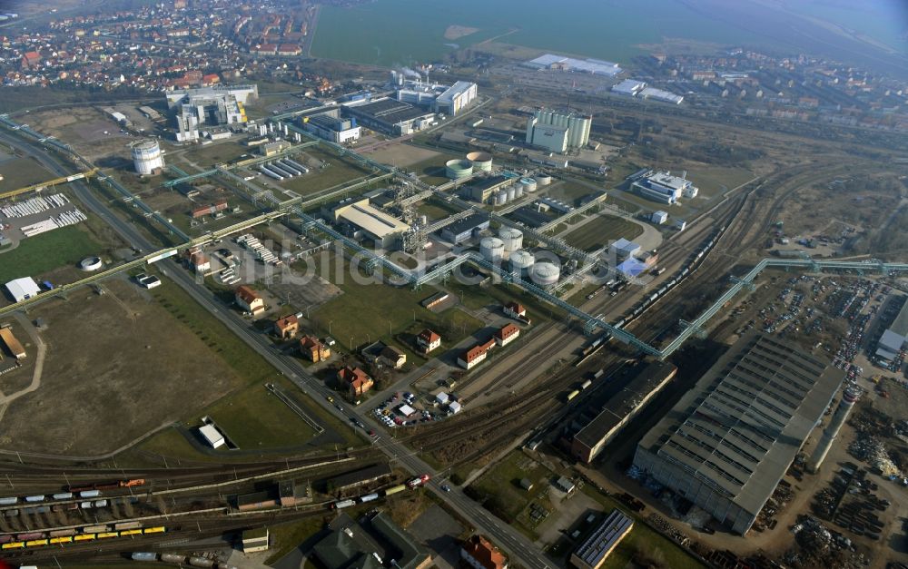 Luftbild Bitterfeld - Industriegebiete im Chemiepark Bitterfeld - Wolfen bei Bitterfeld im Bundesland Sachsen-Anhalt