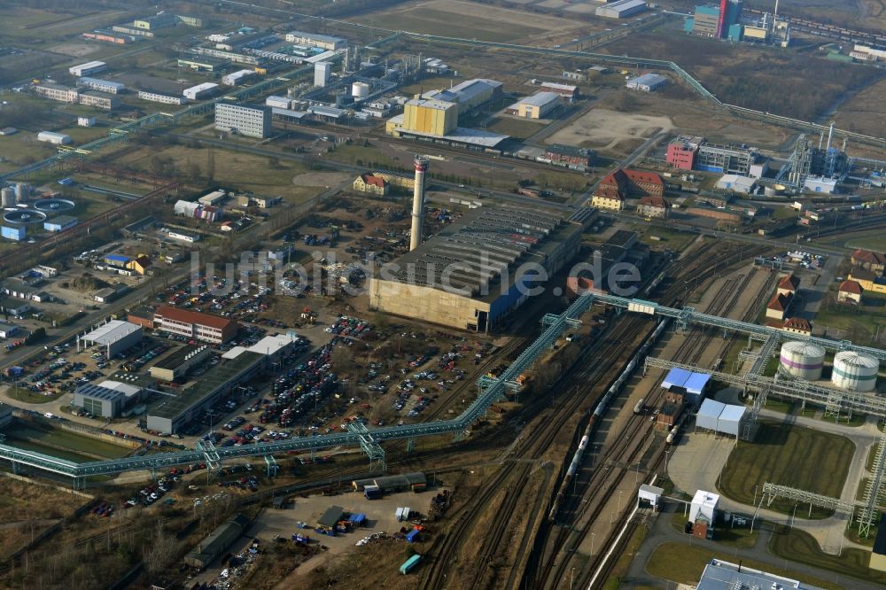 Luftaufnahme Bitterfeld - Industriegebiete im Chemiepark Bitterfeld - Wolfen bei Bitterfeld im Bundesland Sachsen-Anhalt