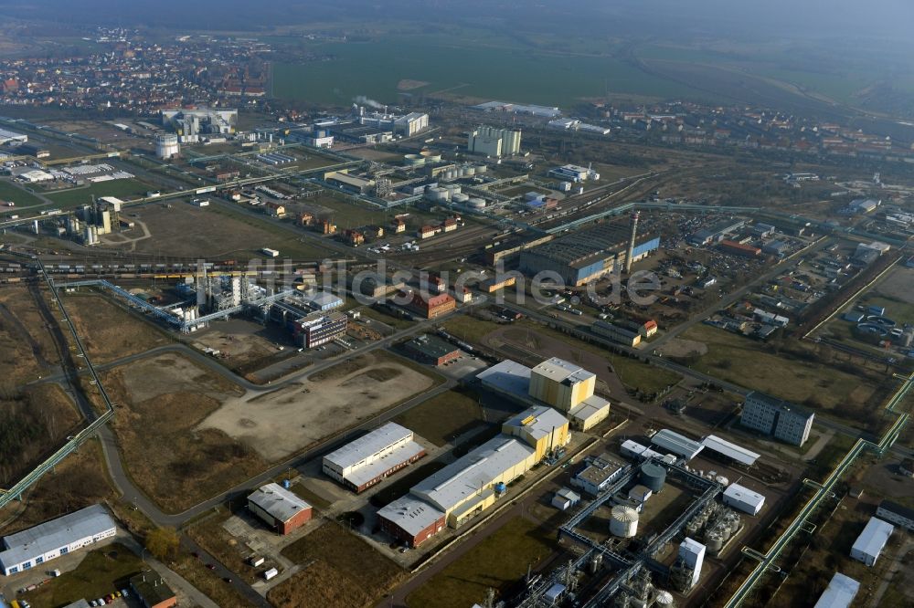 Bitterfeld aus der Vogelperspektive: Industriegebiete im Chemiepark Bitterfeld - Wolfen bei Bitterfeld im Bundesland Sachsen-Anhalt