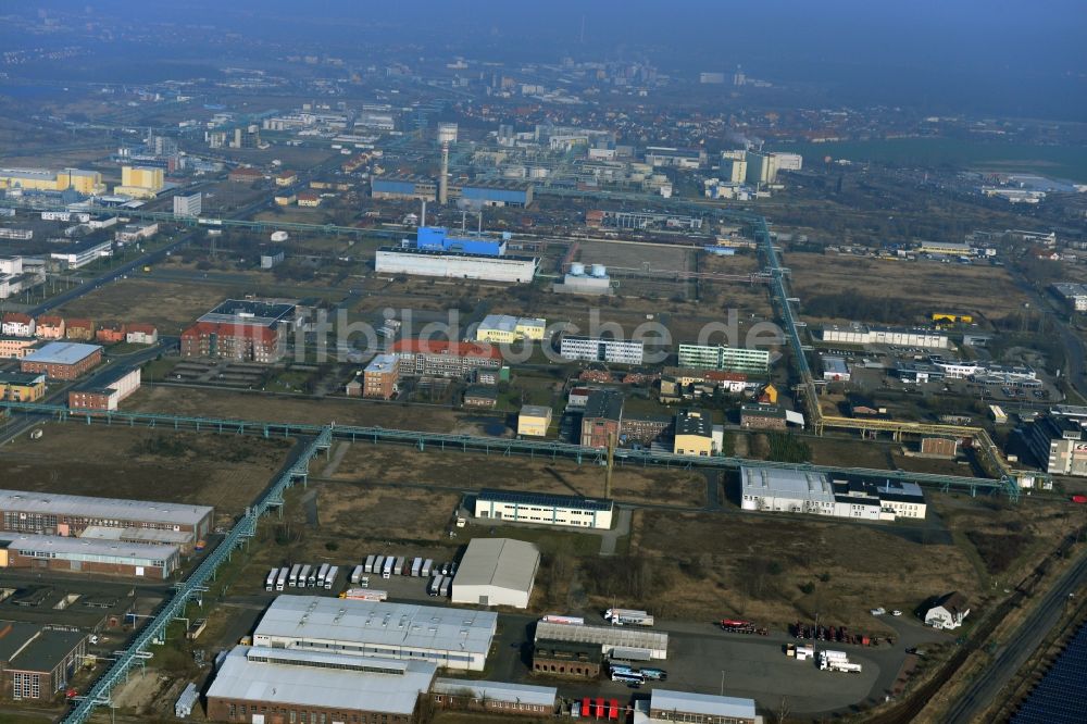 Luftaufnahme Bitterfeld - Industriegebiete im Chemiepark Bitterfeld - Wolfen bei Bitterfeld im Bundesland Sachsen-Anhalt