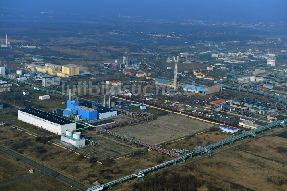 Luftaufnahme Bitterfeld - Industriegebiete im Chemiepark Bitterfeld - Wolfen bei Bitterfeld im Bundesland Sachsen-Anhalt