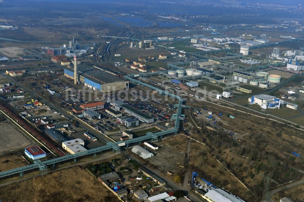 Bitterfeld von oben - Industriegebiete im Chemiepark Bitterfeld - Wolfen bei Bitterfeld im Bundesland Sachsen-Anhalt