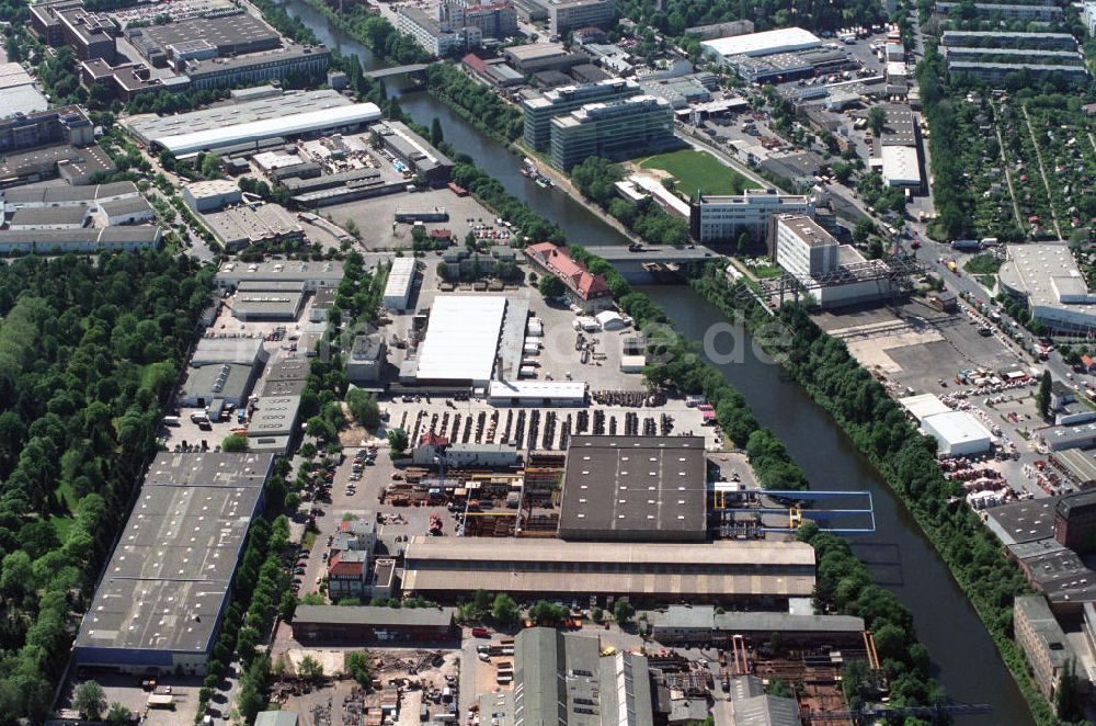 Luftaufnahme Berlin Britz - Industriegebite am Teltowkanal in Berlin-Britz