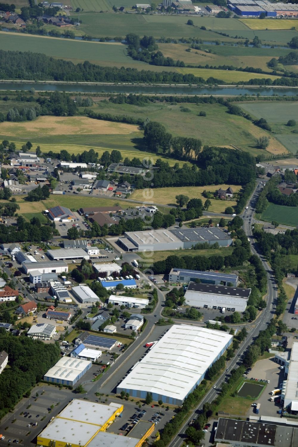 Bergkamen von oben - Industriegebäudekomplex der Markus Gerold Unternehmensgruppe in Bergkamen im Bundesland Nordrhein-Westfalen