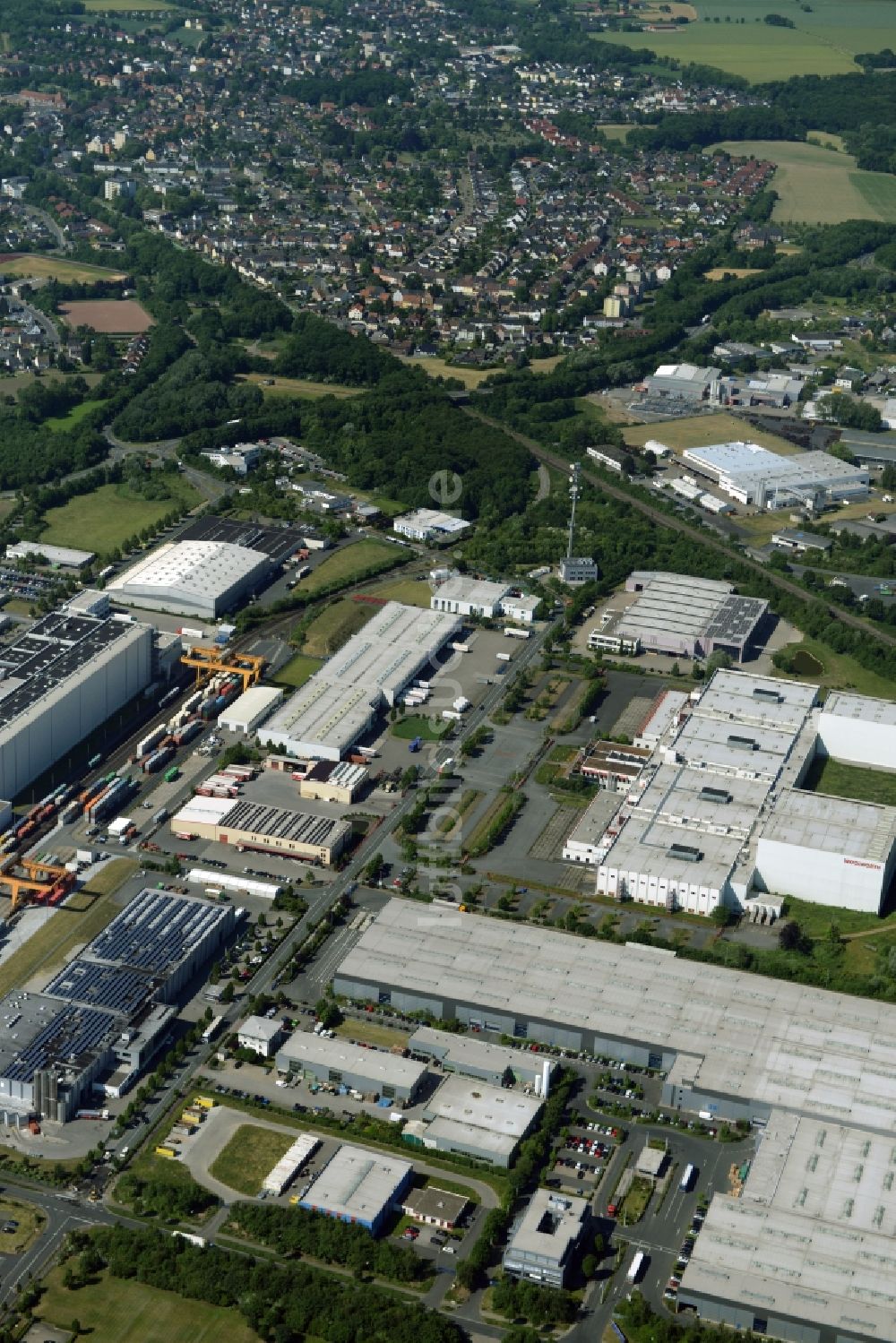 Luftaufnahme Bönen - Industriegebäudekomplex der Markus Gerold Unternehmensgruppe in Bönen im Bundesland Nordrhein-Westfalen