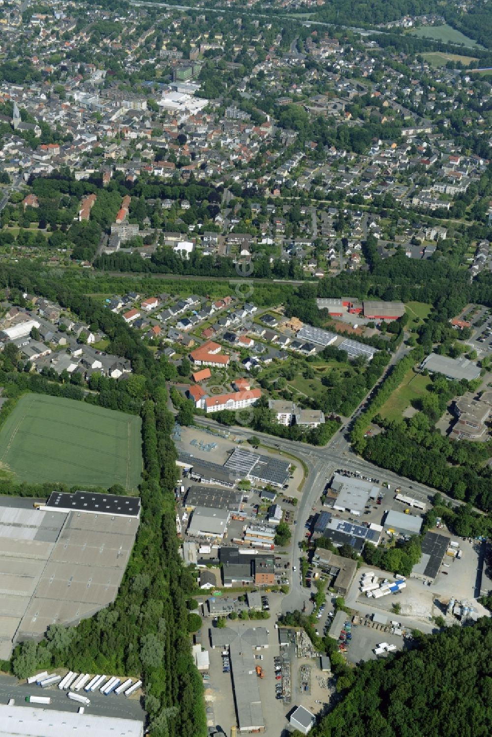 Kamen aus der Vogelperspektive: Industriegebäudekomplex der Markus Gerold Unternehmensgruppe in Kamen im Bundesland Nordrhein-Westfalen